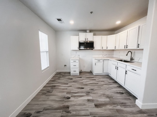 Building Photo - 4141 Teal St