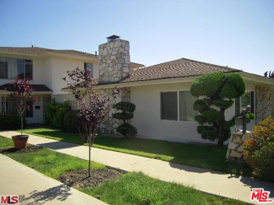 Building Photo - 5028 W Slauson Ave