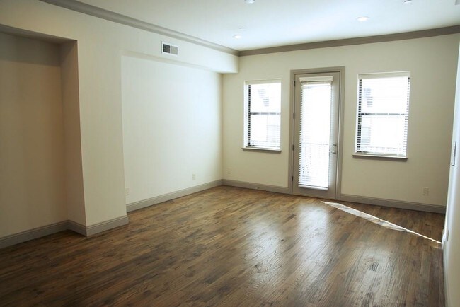 Building Photo - 3134 Ross Ave