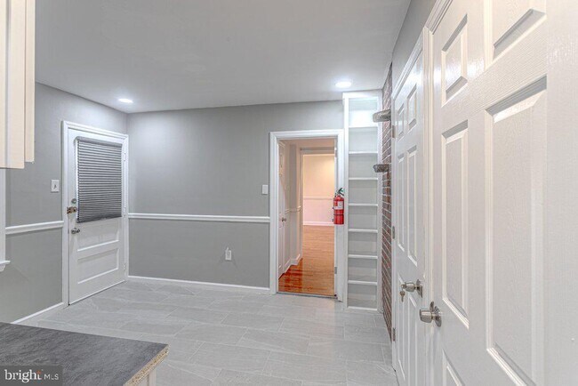 Foto del edificio - 606 N White Horse Pike