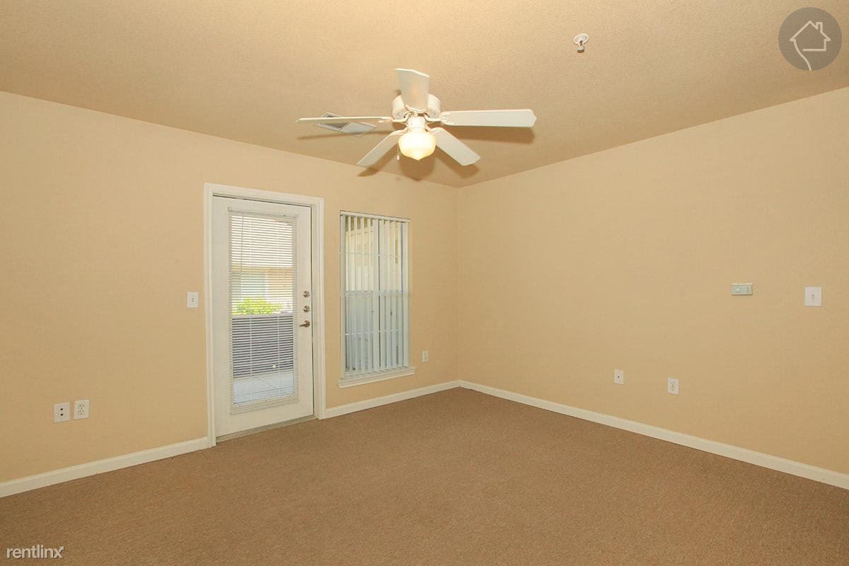 Primary Photo - 15711 Dessau Rd