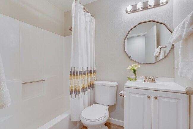 Building Photo - 1308 Stone Creek Dr