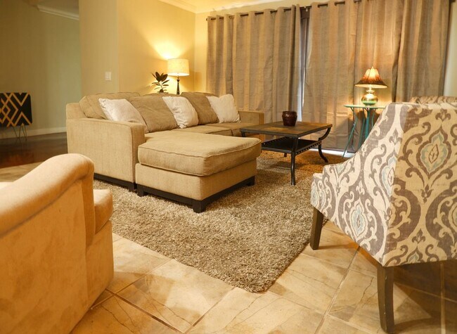 Building Photo - 2635 Puesta Del Sol