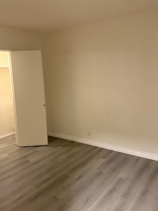 Foto del edificio - 2028 N Commonwealth Ave