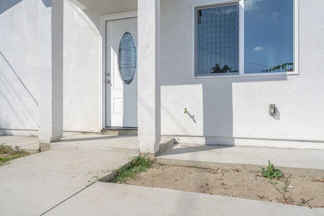Foto del edificio - Amazing ADU Secluded Quiet Garden Grove