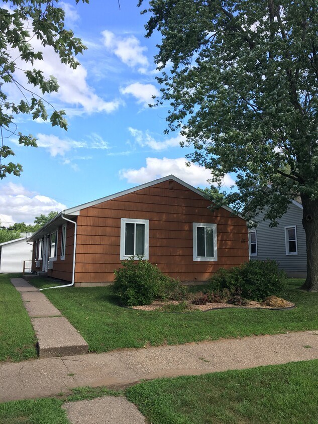 1911 20th St S, La Crosse, WI 54601 House Rental in La Crosse, WI