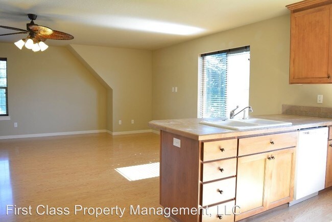 Building Photo - 17682 S Fieldstone Ct