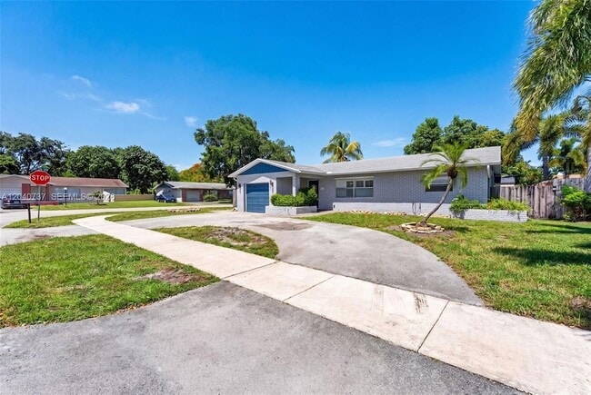 Building Photo - 6848 NW 27th Way