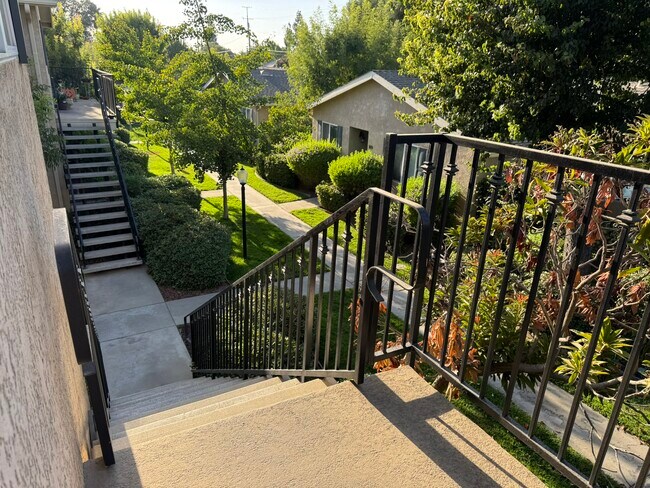 Foto del edificio - 3703 W Bullard Ave