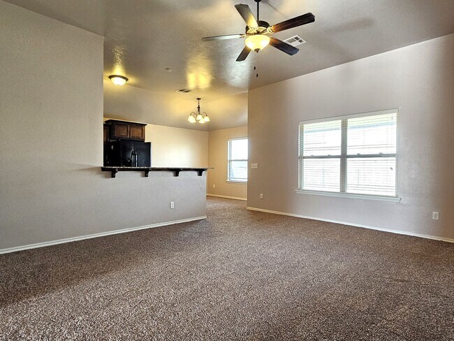 Foto del edificio - EVERYTHING YOU WANT IN A HOME! $500 OFF FI...