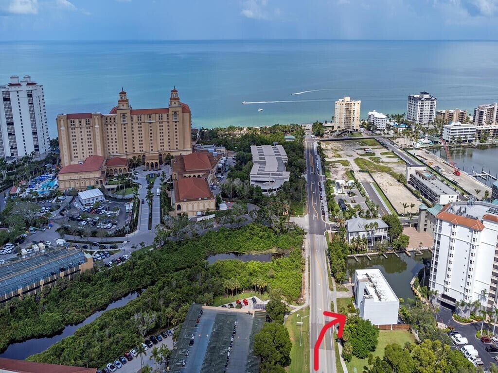 Foto principal - 377 Vanderbilt Beach Rd
