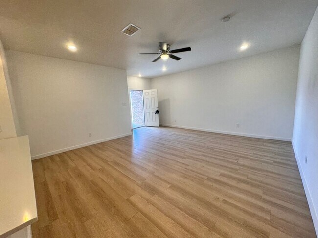 Foto del edificio - 5519 Itasca St