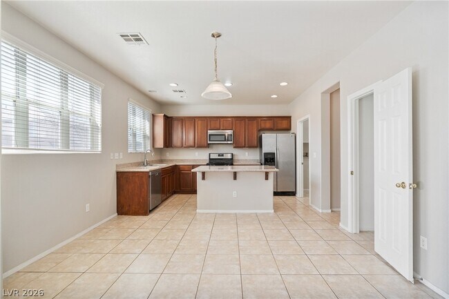 Foto del edificio - 5708 Clarendon Ln