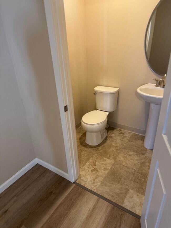 Foto del edificio - 5209 E Upriver Dr