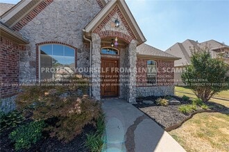Building Photo - 1201 SW Westbury Pl