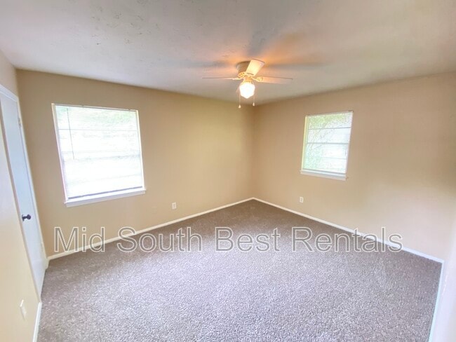 Building Photo - 3116 Sheffield Cove