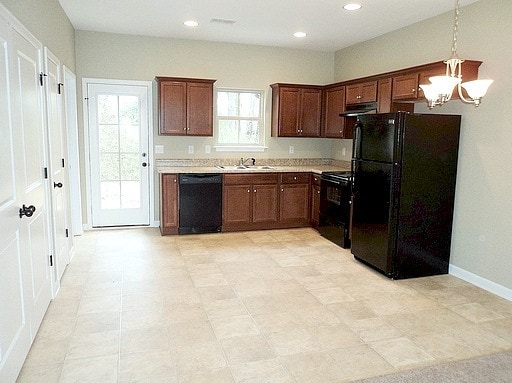Building Photo - 137 The Heights Dr