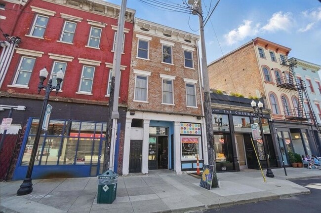 Photo - 107 W Elder St Apartment