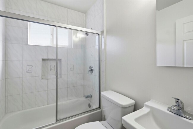 Foto del edificio - 662 Johanna Ave