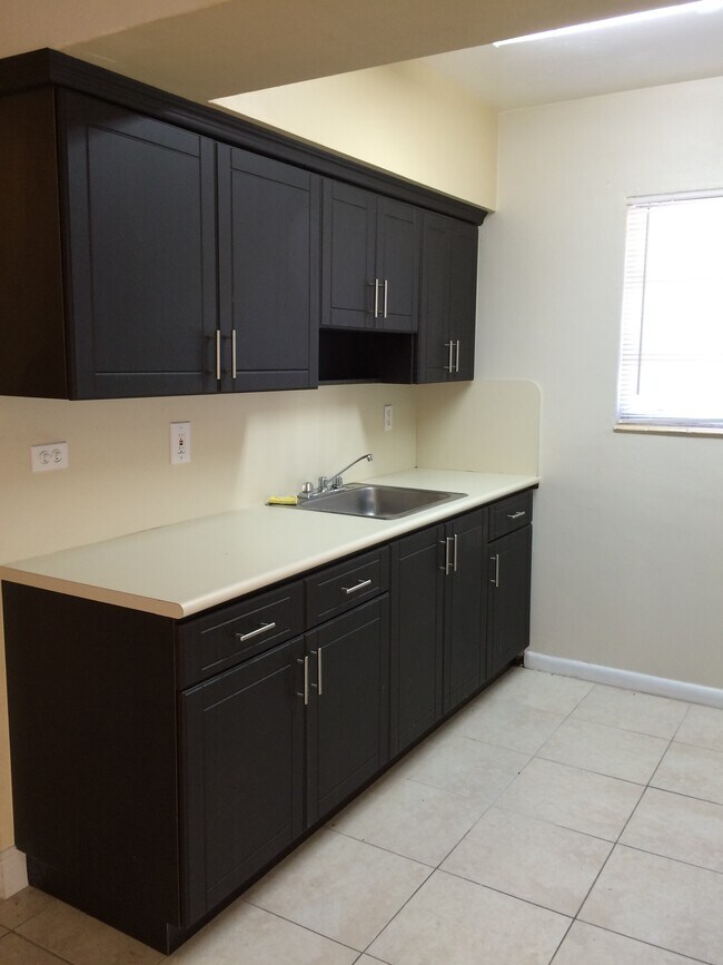 Foto del edificio - 1931 NW 184th St