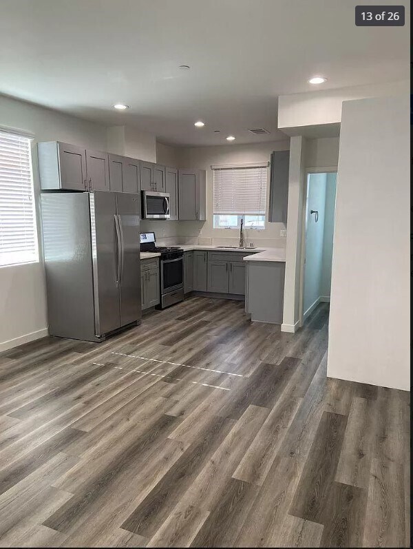 Building Photo - 2411 1/2 Ridgeley Dr