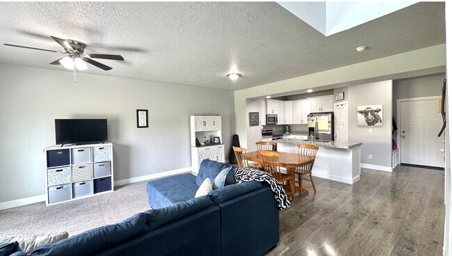 Foto del edificio - 4510 N Frontier St