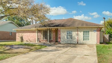 Building Photo - 806 Coolwood Dr