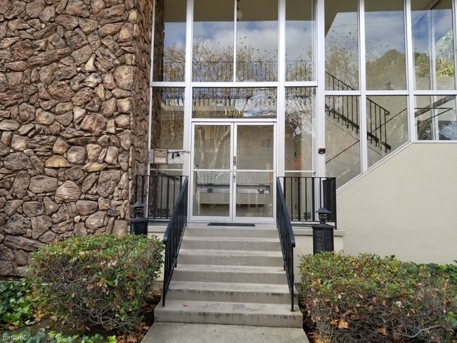 Building Photo - 1 br, 1 bath  - 1500 Newlands Ave Apt 108