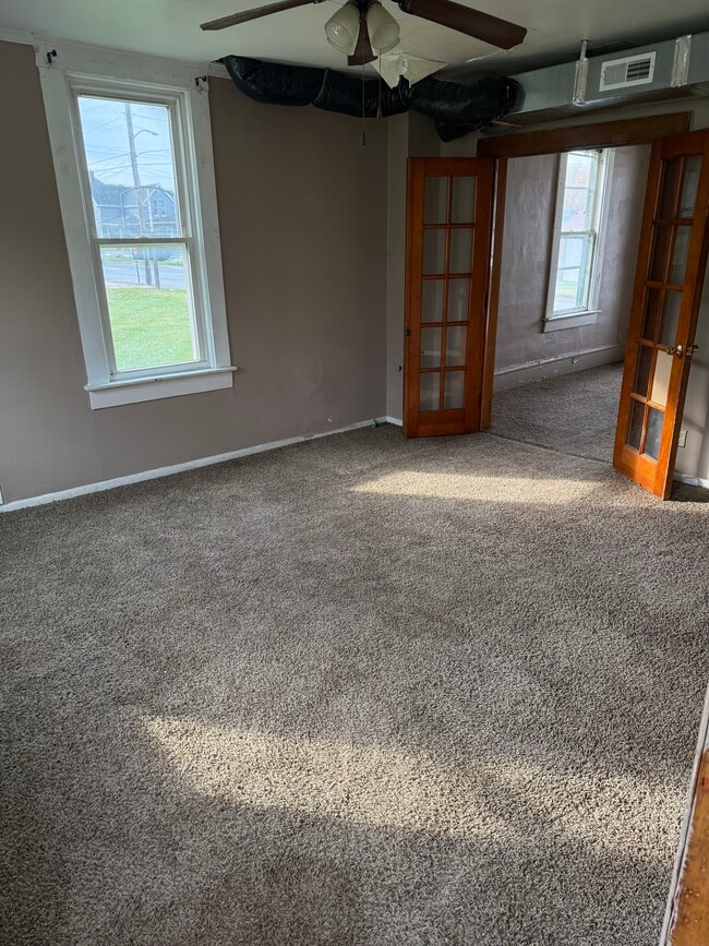 Building Photo - 811 3rd St