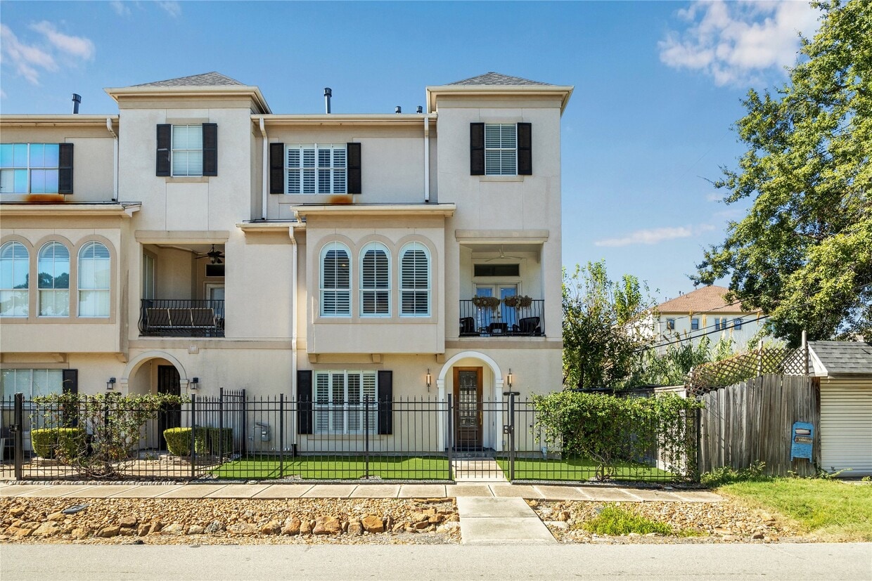 Photo - 811 Patterson St (Houston, TX)