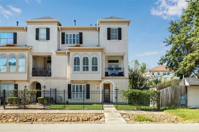 Photo - 811 Patterson St Apartment