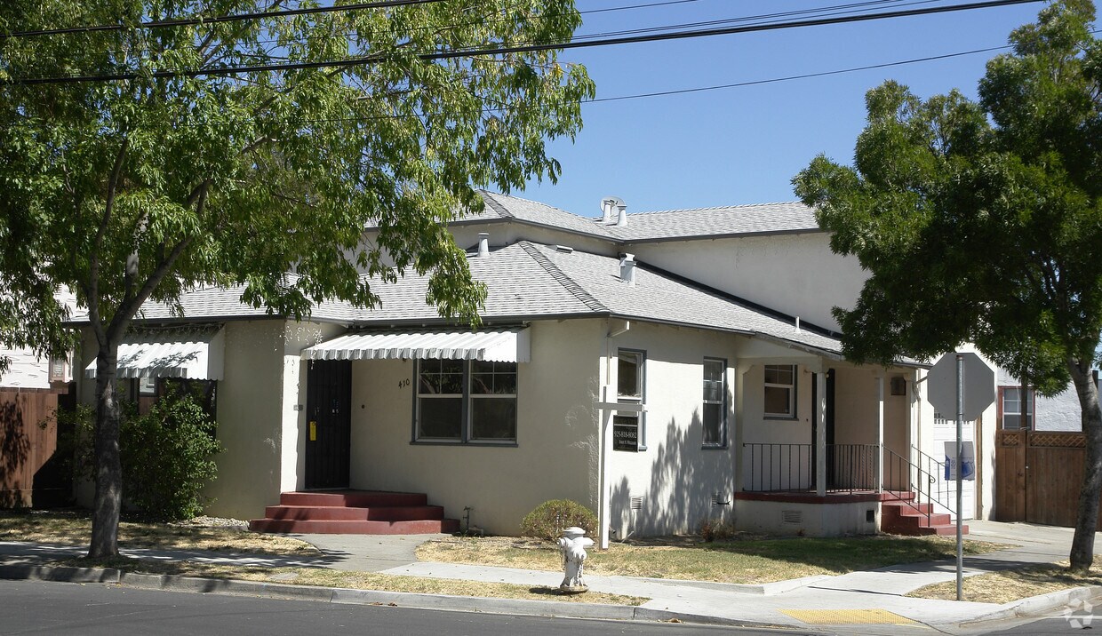 Primary Photo - 410-418 W 11th St