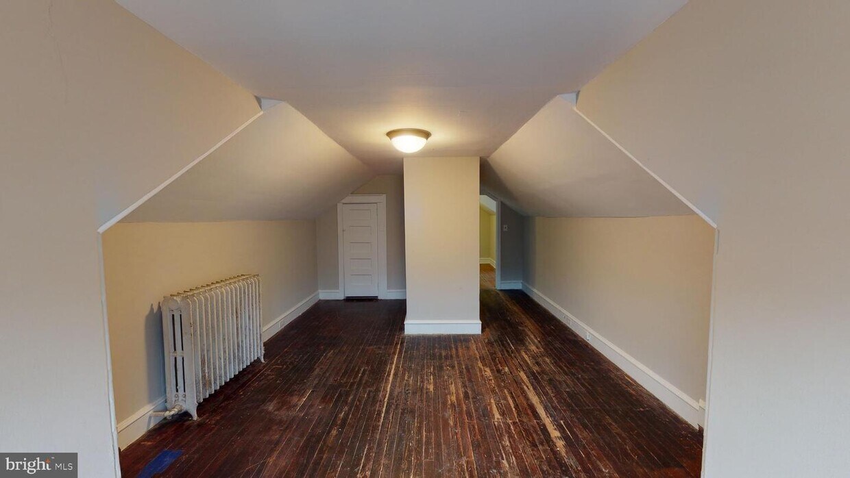 Primary Photo - 1512 Arch St