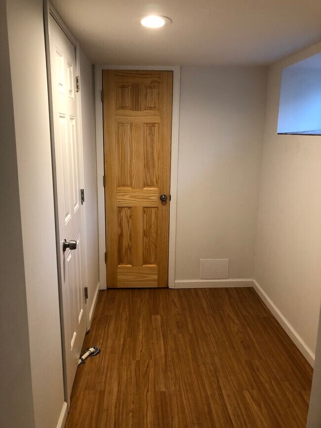 Foto del edificio - 2475 E Maple Rd