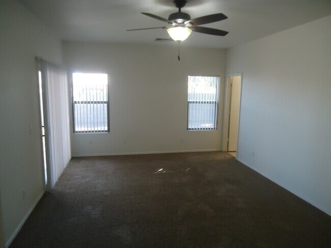 Foto del edificio - Nice 3/2 rental immediately available in Rancho Gabriela Subdivision