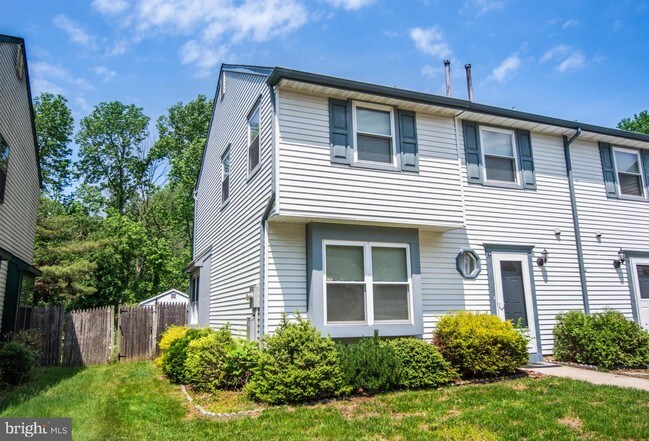 Foto del edificio - 37 Hyacinth Ln