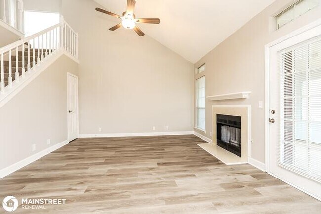Foto del edificio - 1004 TONYAWOOD DR, OLD HICKORY, TN 37138