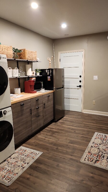 Foto del edificio - 692 N Superior Ave