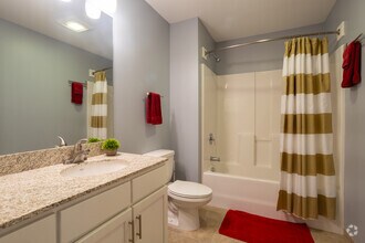 2BR, 2BA - 1,074SF - Second Bathroom - Pointe Place Development