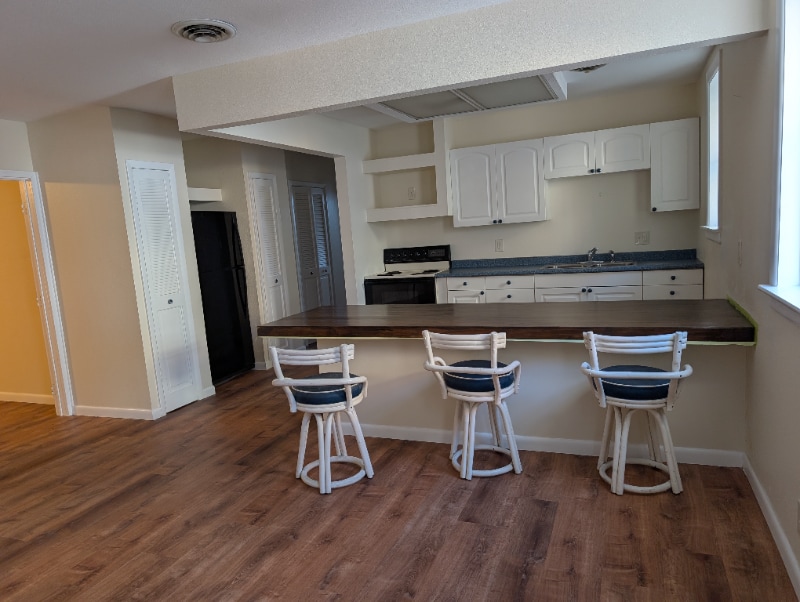 Primary Photo - 3637 S Clement Ave