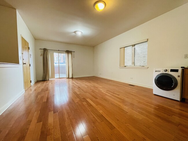 Foto del edificio - 705 W 31st St