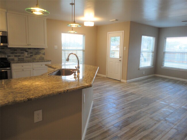 Foto del edificio - 18142 Flower Grove Ct