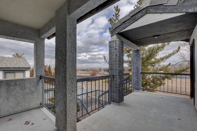 Foto del edificio - 3 Bedroom, 2.5 Bathroom Condo for Rent!