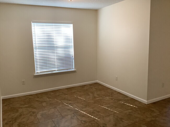 Building Photo - 3365 Shelley Dr