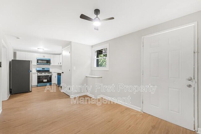 Foto del edificio - 2845 3rd Ave SW