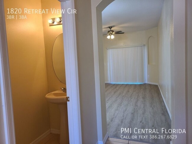 Foto del edificio - 1820 Retreat View Cir