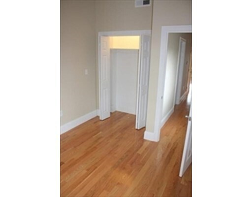 Building Photo - 123 N St