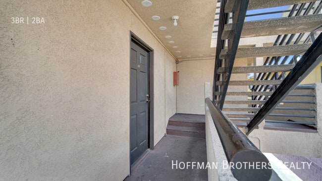 Building Photo - 227 S Carondelet St
