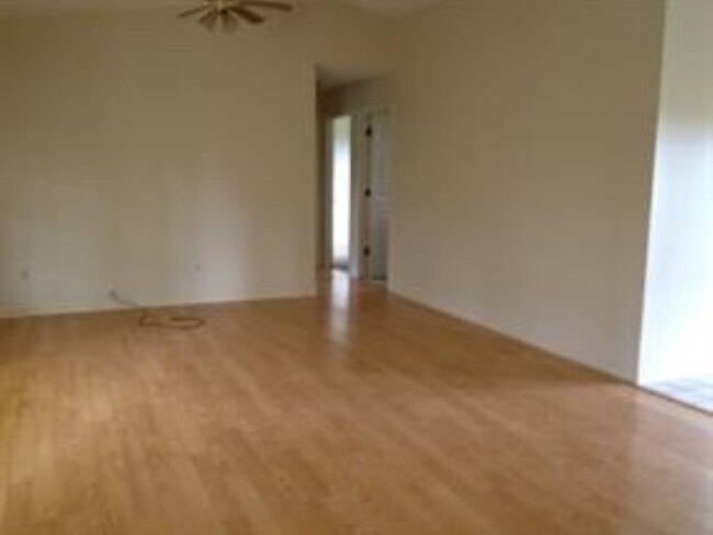 Building Photo - 180 Coopers Pond Rd