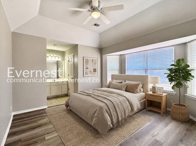 Foto del edificio - 3 Bed/2 Bath Home with Fenced Yard & Garage / Pet-Friendly / Available Now!